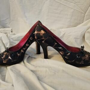 Chic Patterned Heels with Bow Detail